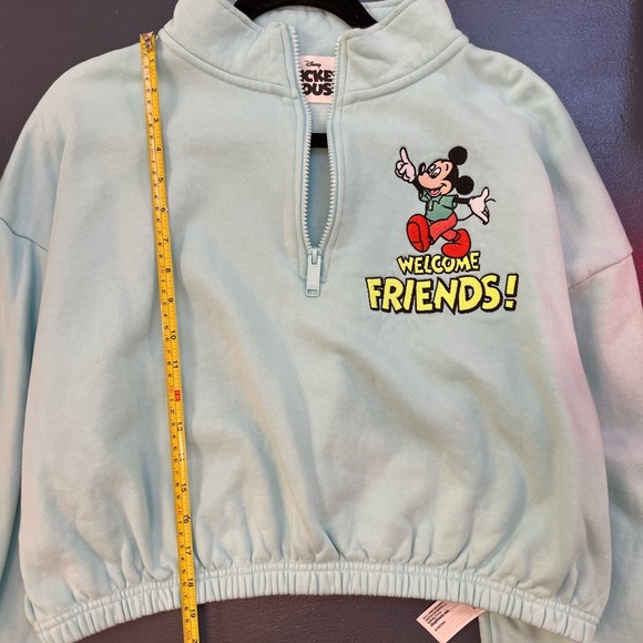 Disney crop 1/4 zip with embroidered Mickey sky blue! XL Beautiful and unique! - Picture 8 of 8